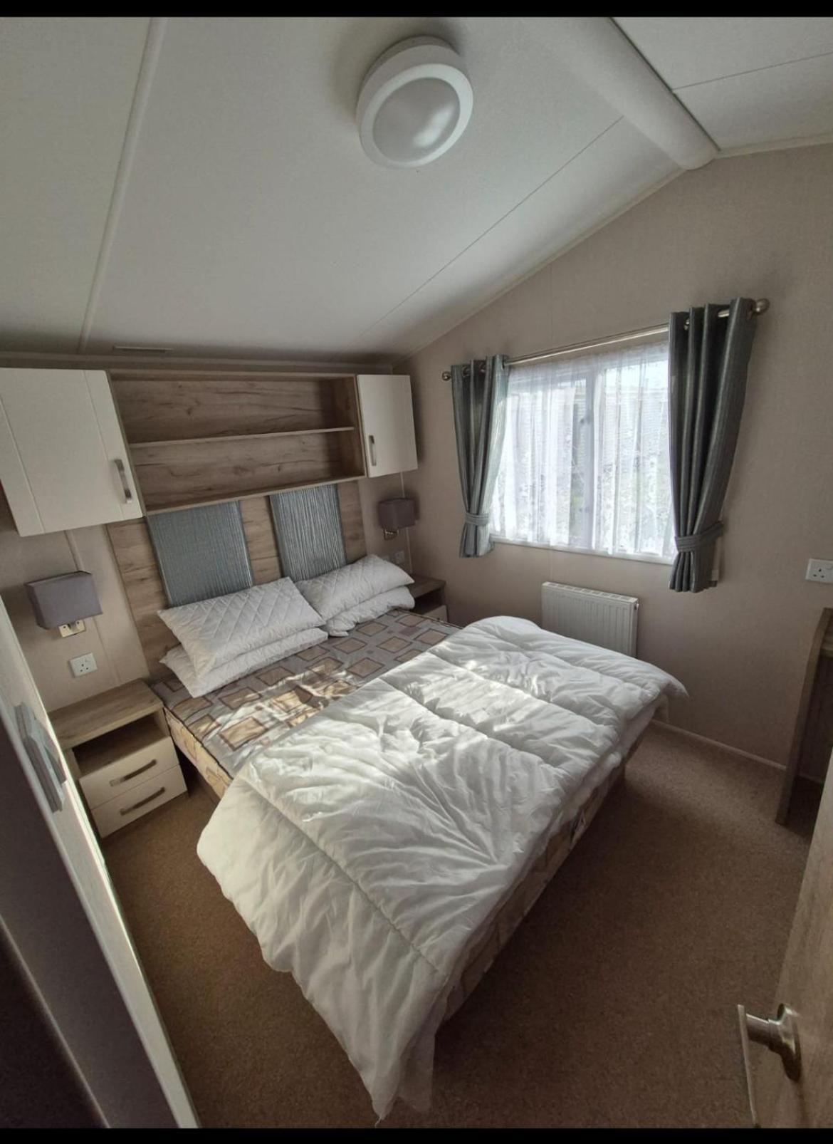 Coral 8 Berth Caravan Family Ran *